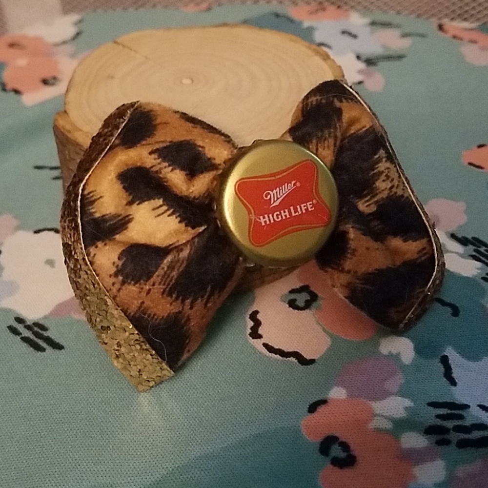 Bottle cap bow